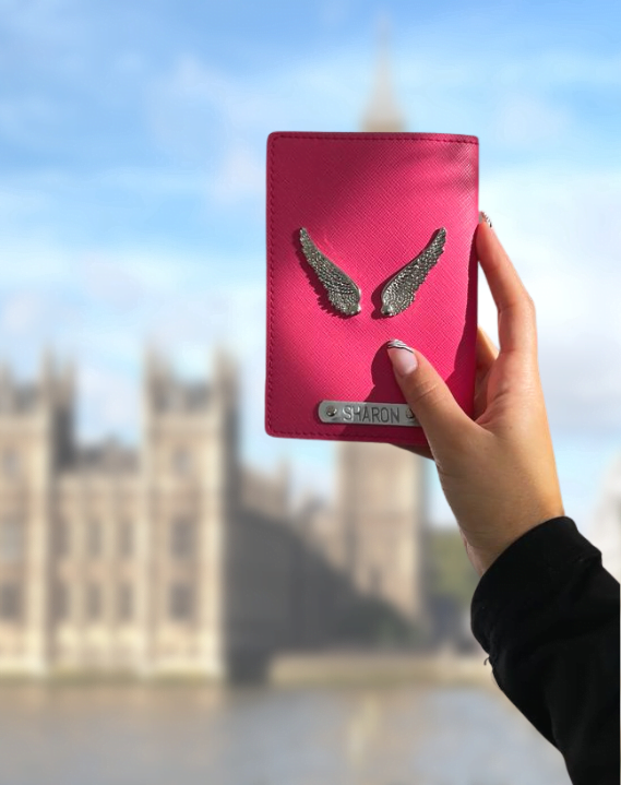 כיסוי לדרכון בעיצוב אישי - עם חריטת שם וצ'ארם