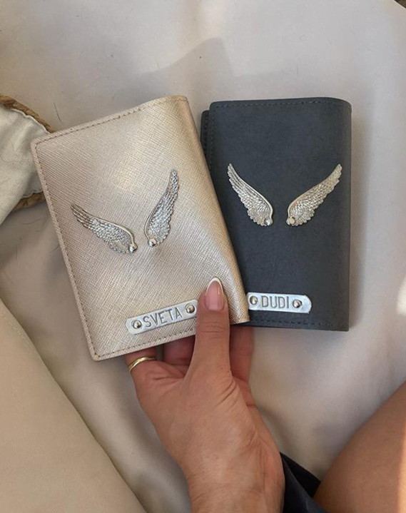 כיסוי לדרכון בעיצוב אישי - עם חריטת שם וצ'ארם